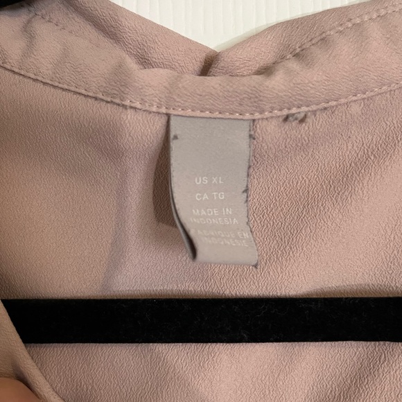 Elegant Blush Button-Up Blouse - Picture 2 of 4